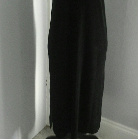 Velvet Dress - Picture 7 of 7